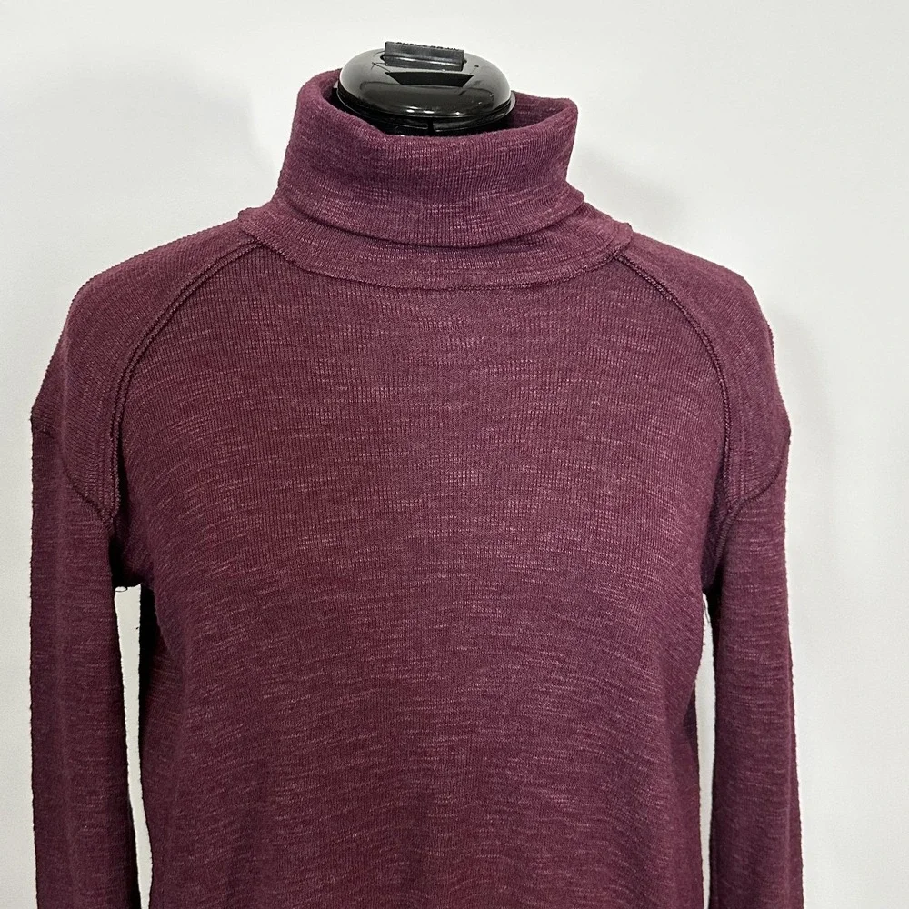 We The Free Womens XS Plum Burgundy Split Back Turtleneck‎ Knit Top Oversized